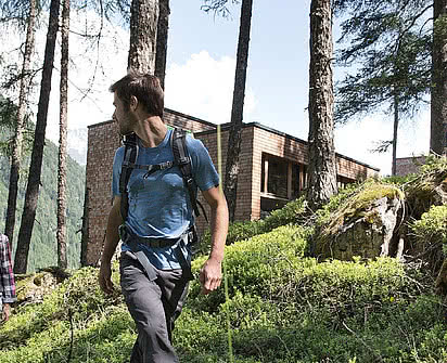 zwei Hotelgäste beim Wanderurlaub in Osttirol vorm Sporthotel Gradonna 