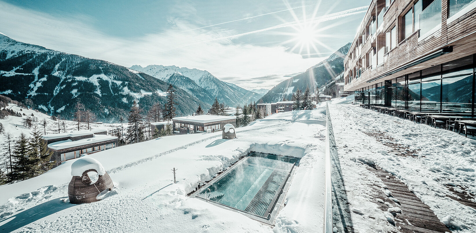 Außenpool im Winter