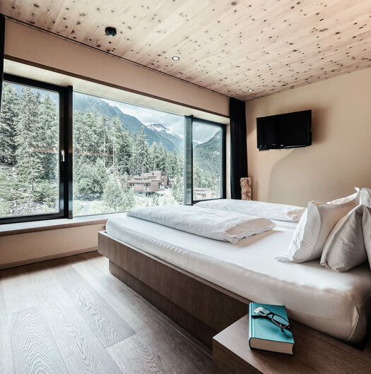 Zimmer & Suiten mit Blick in die Berge