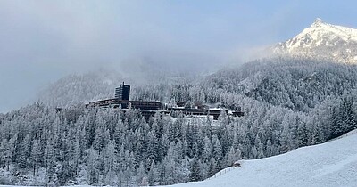 ️das Gradonna stimmt sich auf den Winter ein ... und ab 7.12. heißt es wieder " Herzlich Willkommen im Gradonna Mountain Resort " ️ #winterintirol #myosttirol #enjoyosttirol ...