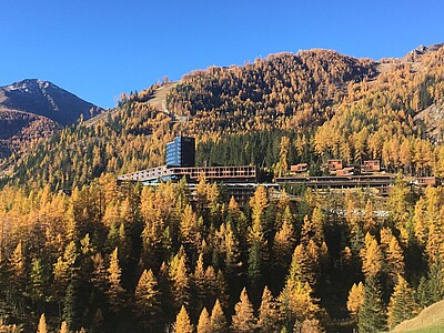 und noch einmal weil`s so schön ist www.gradonna.at #kalsamgrossglockner #enjoyosttirol #myosttirol️ #herbsturlaub #herbstsonnegenießen️ #tirol #ggresortkalsmatrei #nationalparkhohetauern