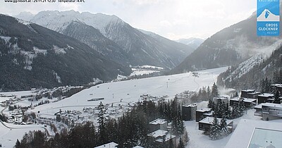 ein Blick auf unsere Livecam zeigt uns - Winterwonderland www.gradonna.at #winterwonderland️ #enjoyskiing #winterurlaubintirol #skihitosttirol #kalsamgrossglockner ...