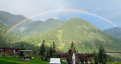 da brauchts keine Worte - ein Zeichen von oben ? #nowordsneeded️ #regenbogen #urlaubintirol2021 #urlaubindenbergen️ #enjoythemoment #enjoyosttirol #myosttirol #kalsamgrossglockner ...