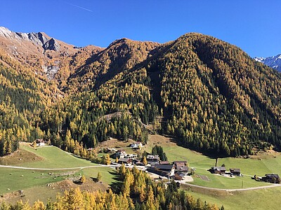 Einatmen und Ausatmen und dieses Glück genießen ! www.gradonna.at #enjoylife #enjoyosttirol #myostirol #herbstglühen #urlaubinösterreich #urlaubindenbergen️ #gradonnamountainresort ...