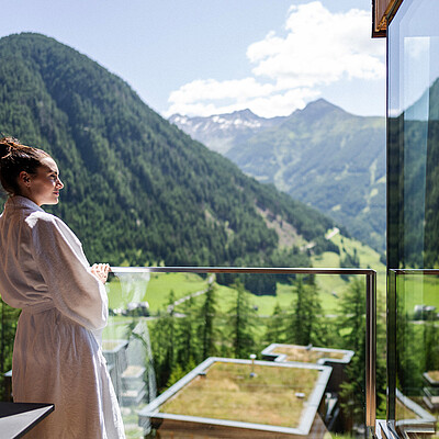 Nutzen Sie unseren 10% ️ Sommer-Frühbucherbonus bis 30.04.2024 und genießen Sie Ihren Sommerurlaub ab 15.06.2024 auf 1.500m in Kals am Großglockner mitten in den Bergen Osttirols. Jetzt buchen: